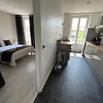 Le Logis Cantilien Lamorlaye-chantilly Lägenhet